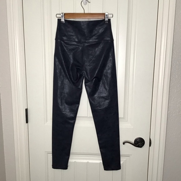 OFFLINE by Aerie Faux Leather Navy Leggings. - Picture 5 of 8